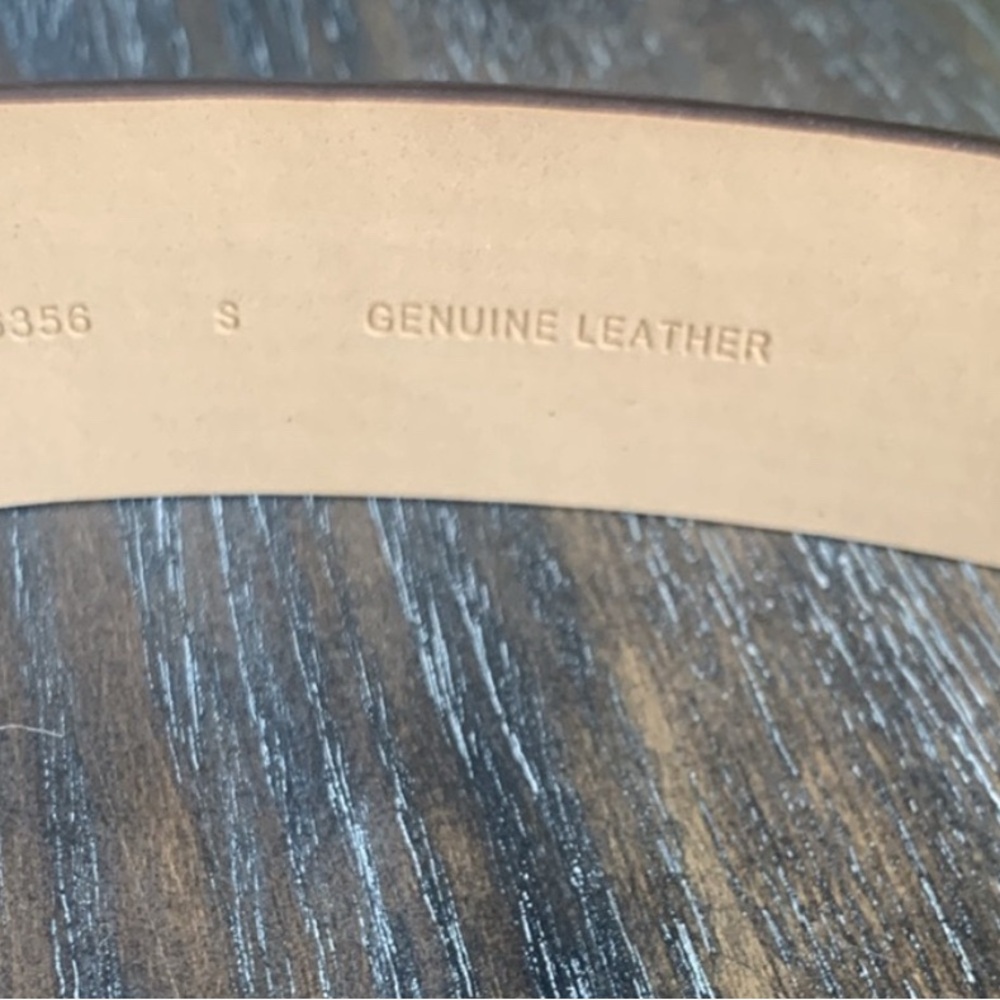 Michael Kors signature MK lavender leather belt - Picture 2 of 6